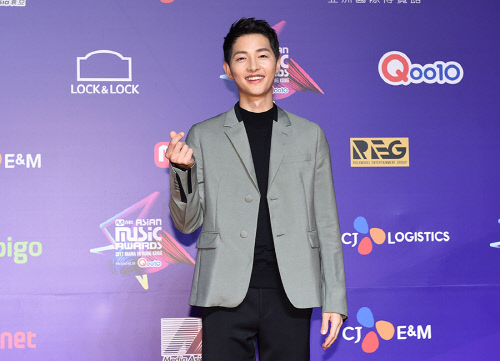 'MAMA' 송중기-이영애-이하늬, 레드카펫을 뜨겁게 달구다