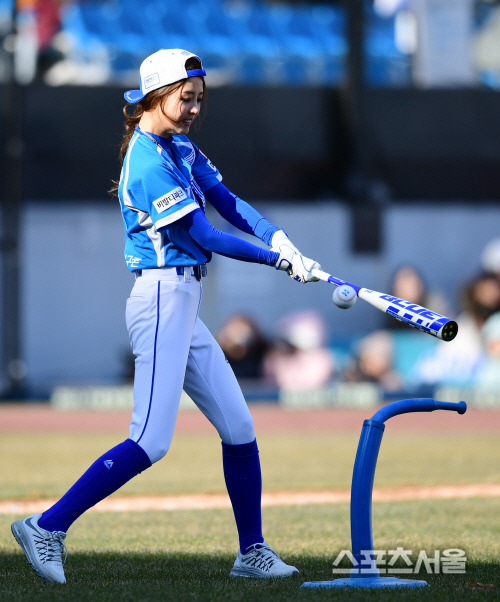 [포토] 배지현 아나운서 \'왜 이렇게 안맞는거야\'