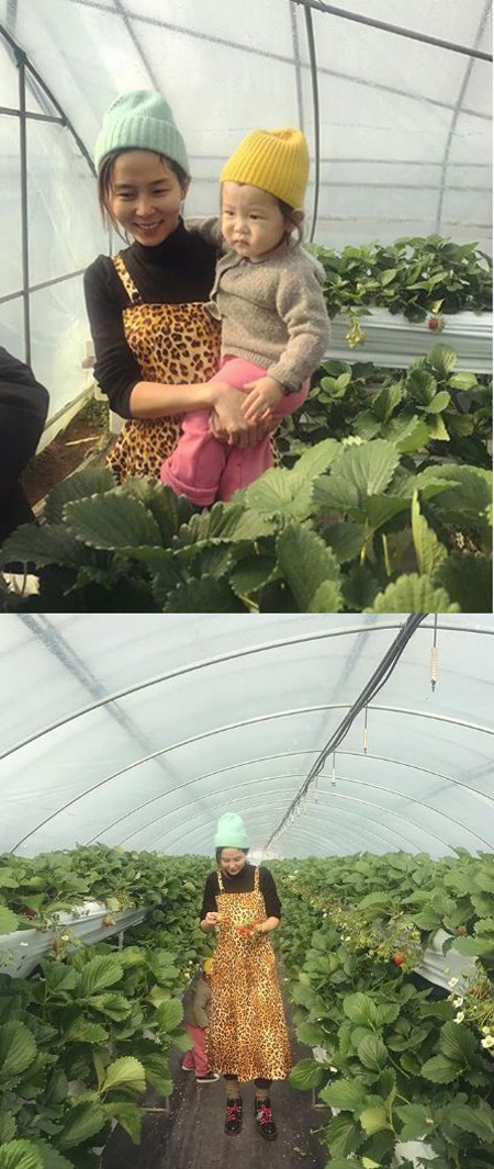 김나영, 아들과 딸기 농장에서 즐거운 한때...'붕어빵 모자'