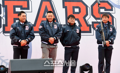 [포토]두산의 새 코치진, 조성환-조인성-김태균-정재훈