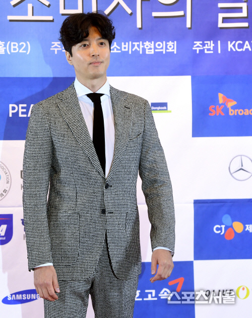 [포토] 이동건, 아침 햇살 같은 광채~!