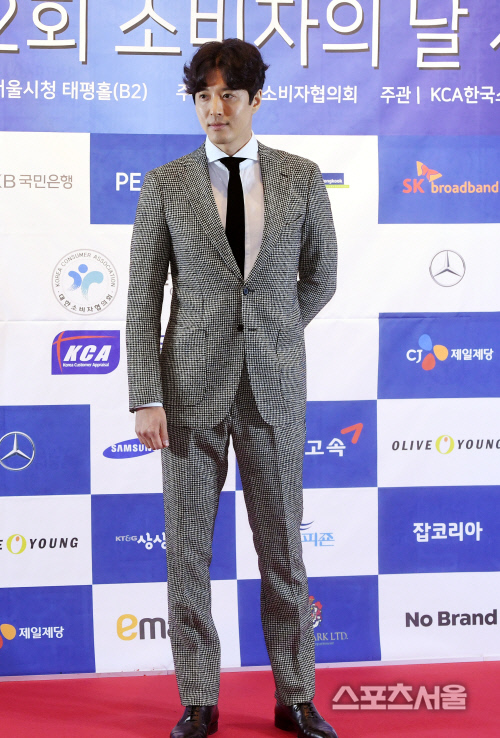 [포토] 이동건, 훈훈한 신사의 품격~!