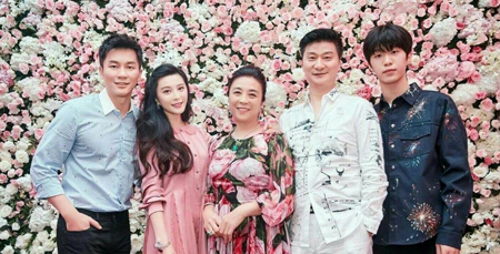 '대륙 여신' 판빙빙의 동생, 연예계 데뷔 앞두고 현지 언론에 포착