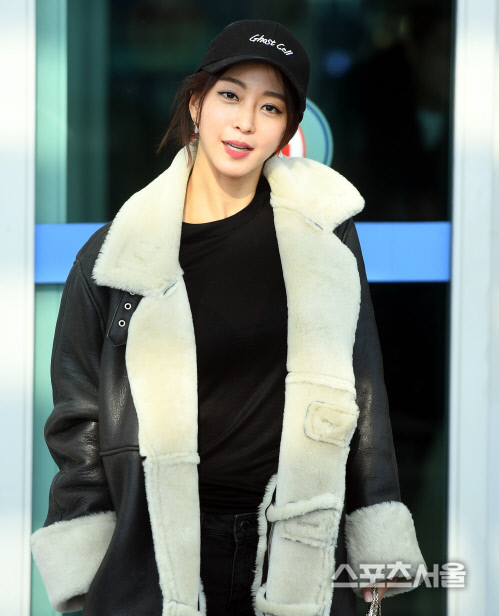 [포토] 한예슬 공항패션, 춥지 않아요~