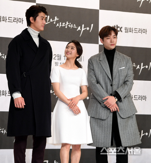 [포토] 이기우, 키가 너무 크나요?