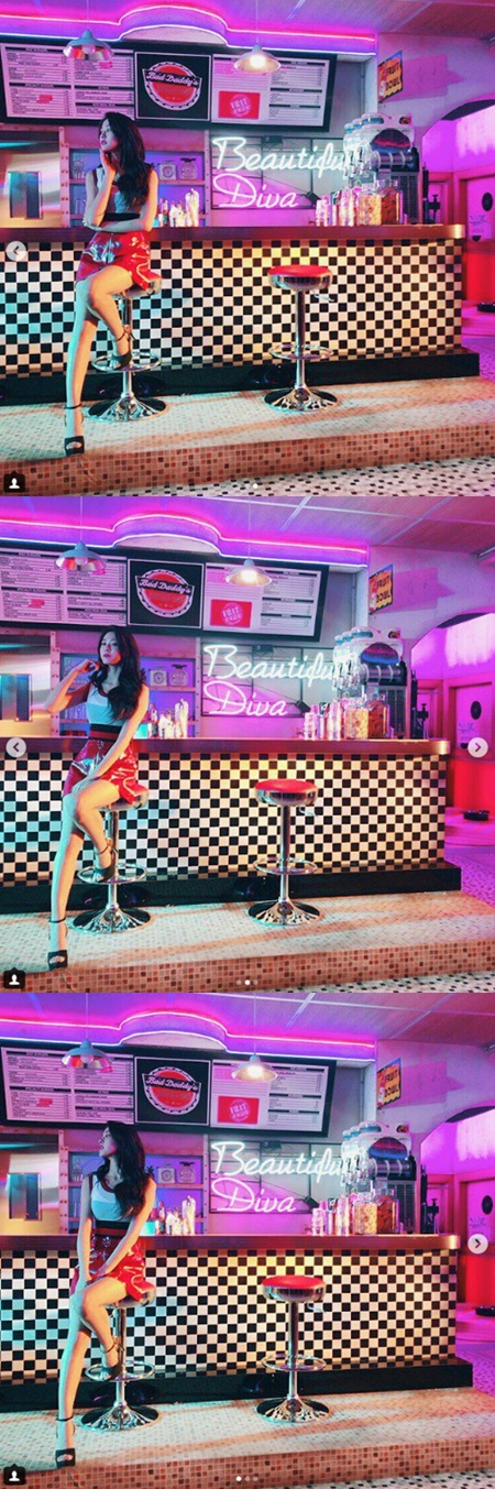 "우월한 각선미"…설현, 몽환적 분위기와 함께 여신 샷