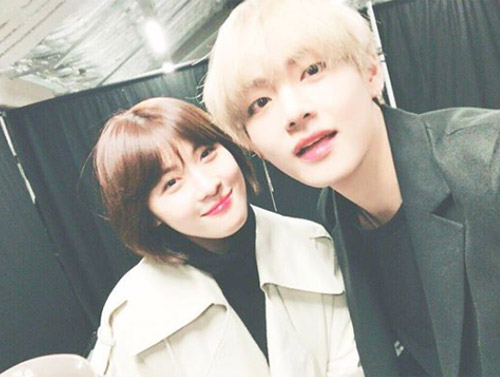 "비주얼 끝판왕 남매" 하지원, 방탄 뷔와 콘서트 인증샷