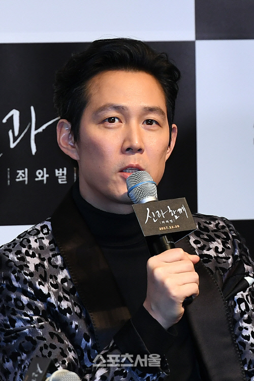 [포토]\'신과 함께-죄와 벌\' 이정재, \'염라대왕 역할입니다!\'