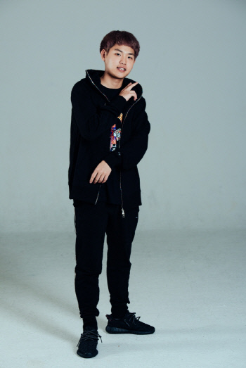 슈퍼비, 30일 정규 1집 '랩 레전드' 공개...도끼-비와이-버벌진트 뭉쳐