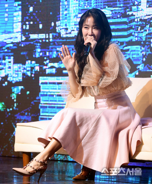 소유, 최근 건물주 됐다…"어머니께 신용카드 선물"