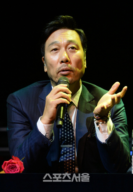 이문세 "전두환 前 대통령과 운동 친구? 사실 NO" 루머 일축