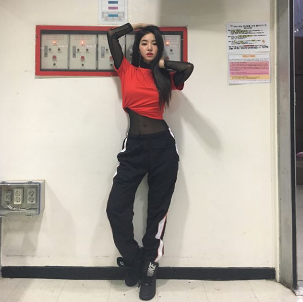 [★SNS] '분위기 깡패' 황승언, 시스루 패션으로 '시선강탈'