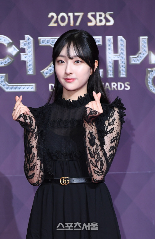 [포토]SBS연기대상, 하트 만들어보이는 신이준