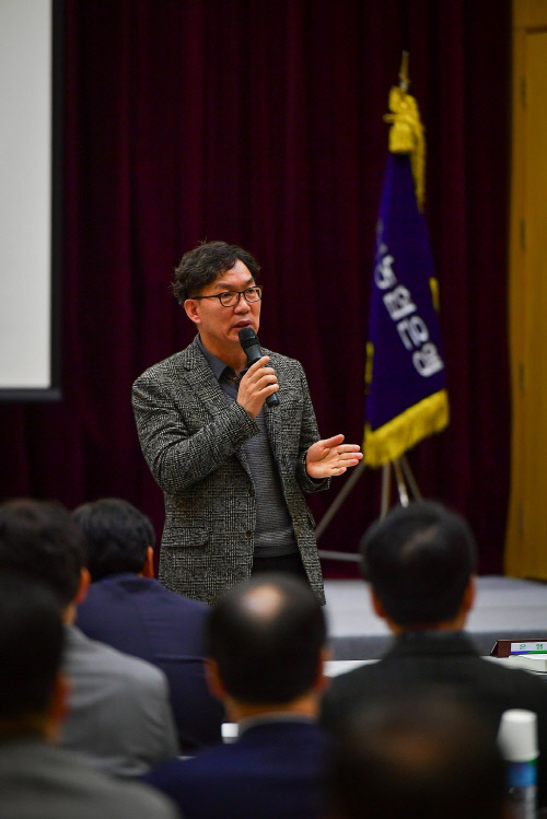 [금융단신]농협, 우리은행 신임 행장들 직원들과 함께 송년맞이 外