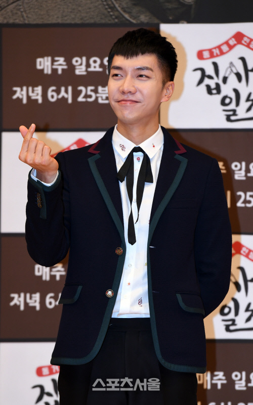 [포토]이승기, '집사부일체 많이 사랑해주세요!'