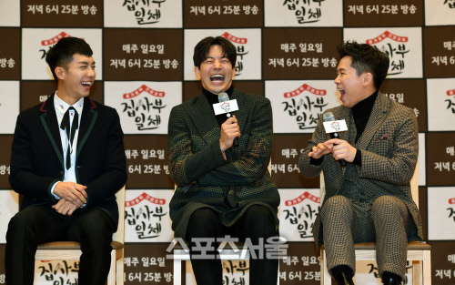 [포토]이상윤의 오행시에 웃음 터진 이승기와 양세형
