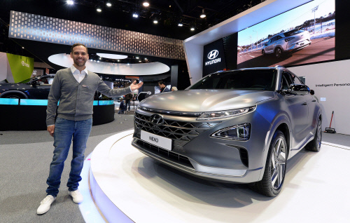 [Car&라이프]현대차 CES2018서 미래형SUV 넥쏘 공개 外