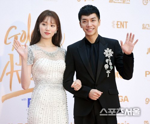 [포토] 이승기-이성경, 잘 어울리나요?