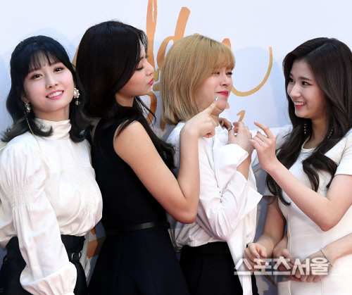 [포토] 트와이스 정연, 내게 이러지 말아요~!