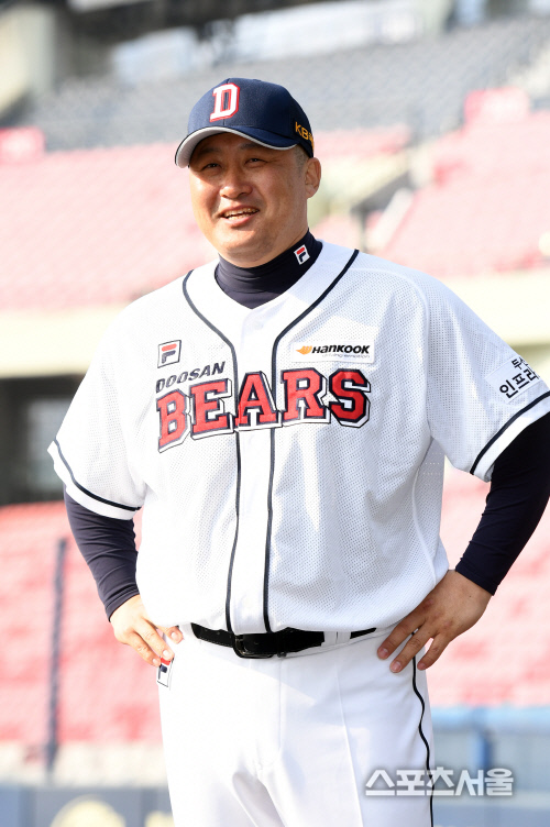 포수왕국 입성한 조인성 "희생가치 알려줄 것"