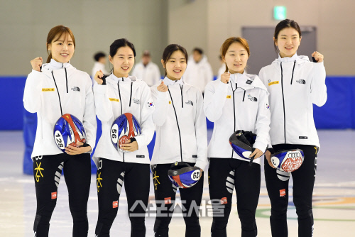 [포토]평창동계올림픽 G-30, 선전 다짐하는 쇼트트랙 여자대표팀