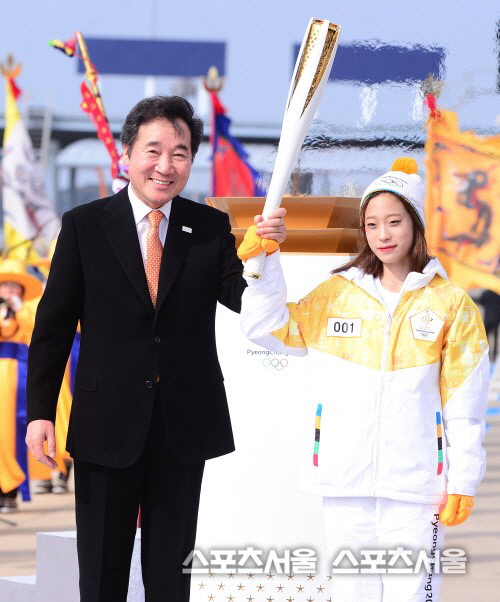 이낙연 총리, '메달 발언' 사과..."상처 받으신 분들께 죄송"