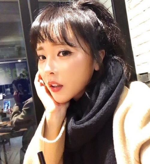 [★SNS] 홍진영, 흑발로 깜짝 변신…'청순미 가득'