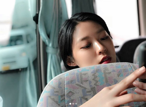 "막 찍어도 화보" 설현, 여행 중 청순美 폭발