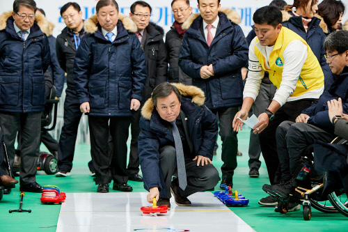 도종환 문체부 장관 "패럴림픽도 北 2명 참가할 듯…평화올림픽으로"