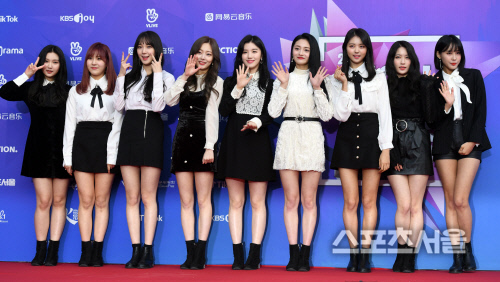 [포토] 프리스틴, 추위에도 미니스커트는 포기 못해