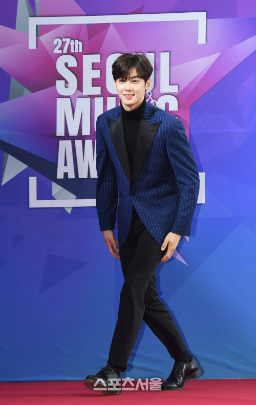 [포토]서울가요대상 레드카펫 차은우, 시상하러 왔어요!