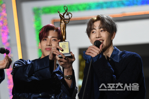 [포토] 갓세븐, 서울가요대상 \'본상\' 받았어요