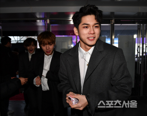 [포토]고척돔 입장하는 워너원 옹성우