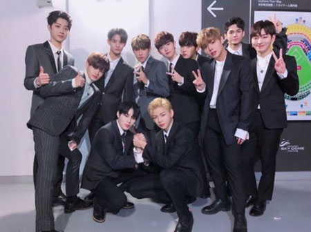 "'서울가요대상' 2관왕" 워너원, 재치발랄 인증샷 공개