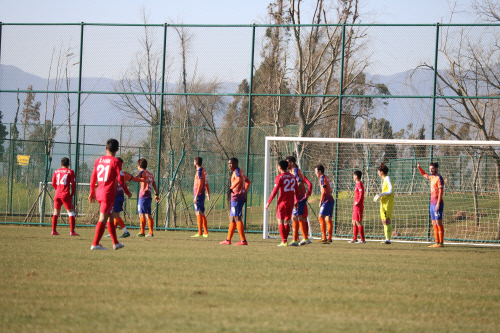 강원FC, 北 4.25 축구단과 친선전 1-2 패배…만찬도 함께