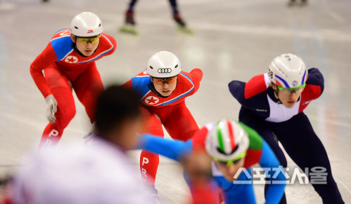 [포토] 北 쇼트트랙 최은성 '훈련 도중 부상 악재'