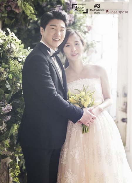 '결혼' 이원희♥윤지혜, 웨딩 화보 속 '유도·탁구' 애정 뚝뚝