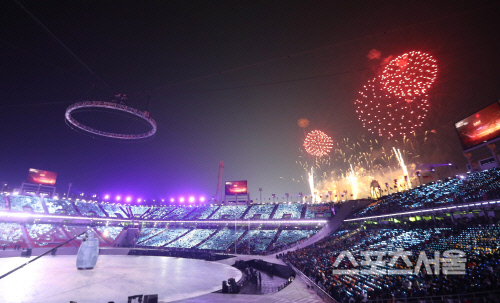 [포토] 평창올림픽 개막을 알리는 화려한 불꽃쇼