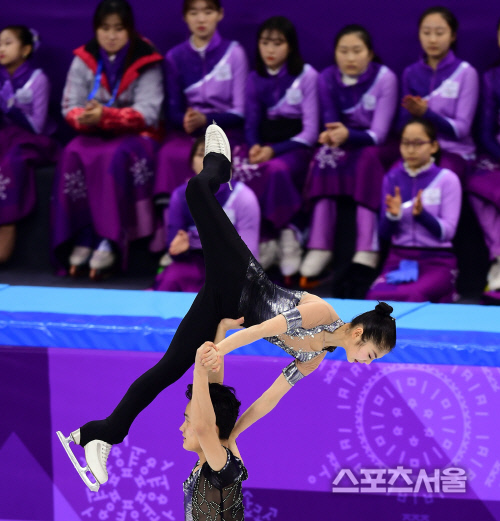 [포토] 고난도 연기 펼치는 北 렴대옥-김주식