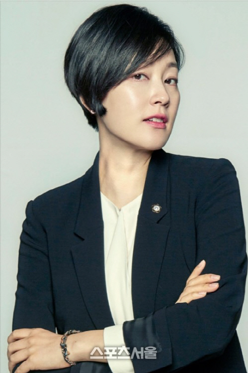 '리턴' 박진희, 도도한 눈빛+숏컷트=고현정과 싱크로율 ?