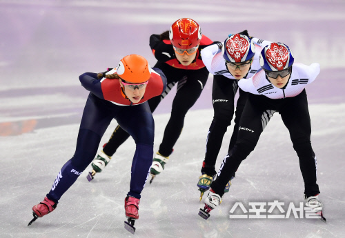 [포토] 여자 1000m 최민정-심석희, 결승 진출!