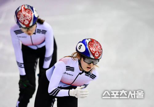 [포토] 최민정-심석희, 아쉽게 노메달로 끝난 결승전 경기