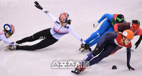 [포토]최민정과 심석희, 안타까운 충돌
