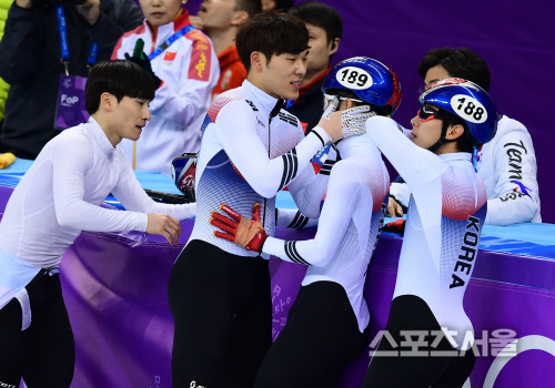 [포토] 임효준 위로하는 김도겸