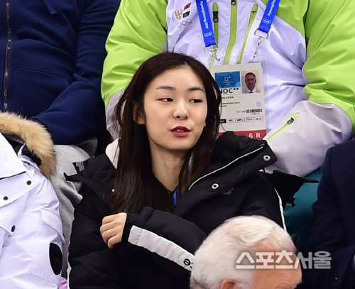[포토] 피겨 경기 직관 온 '피겨 여왕' 김연아