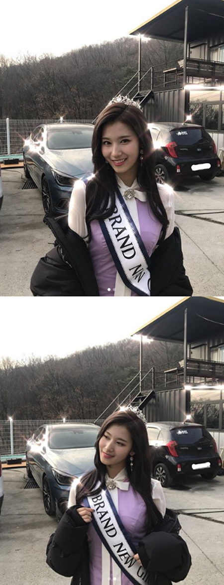 "인형인 줄"...'왕관' 쓰고 리즈 미모 경신한 트와이스 사나