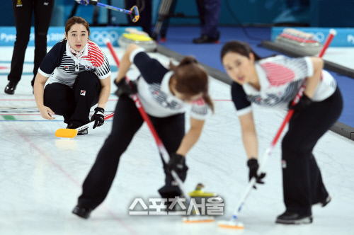[여자컬링 은메달]한국, 스웨덴에 패배…팀워크 빛난 아름다운 은빛 투구