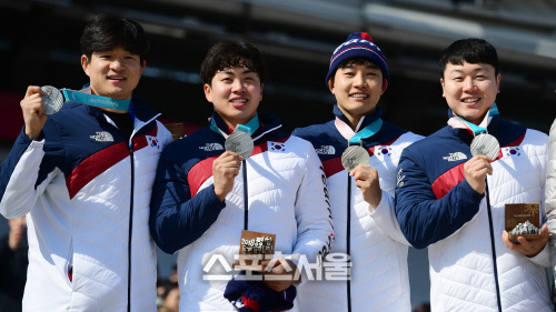 [2018평창]은메달 딴 원윤종호 "인스턴트 식품 먹으면서 팀원과 회포 풀고 싶어"