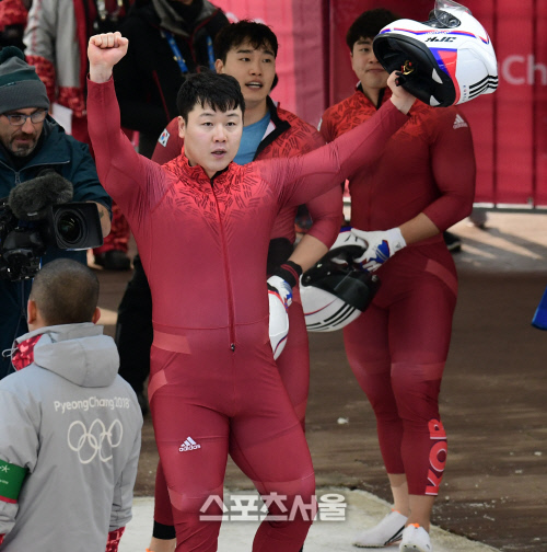 [2018평창]원윤종호 "8년간 결실, 우리는 은메달 딸 자격 충분해"