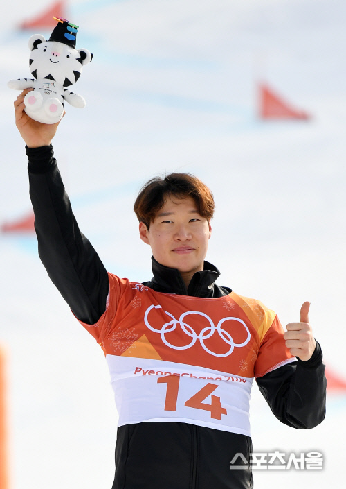 [포토]스키 첫 메달 이상호, 나는야 \'배추 보이!\'